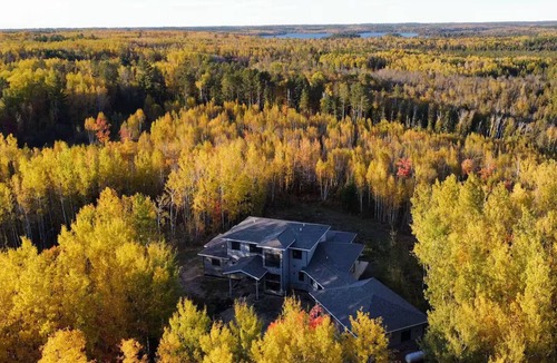 Babbitt Cabin | Cedar Studio w Full Kitchen + Living @ Whitetail Estates