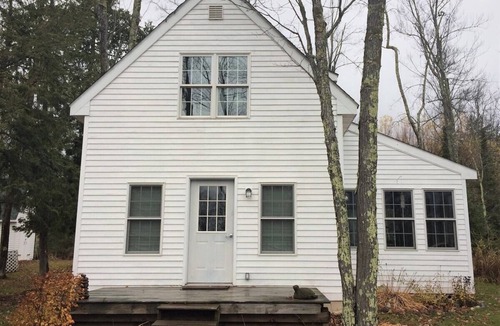La Pointe Cabin | Cedarberry Bluff-Cottage with Lake Superior Views