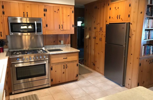 Jacksonport Cottage | 🌲CedarShores-2026, Fall Color September & October Dates Open