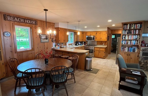 Jacksonport Cottage | 🌲CedarShores-2026, Fall Color September & October Dates Open