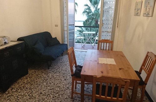 San Bartolomeo al Mare Apartment | Central mini apartment right by the sea, Diano Marina, max. 4 people