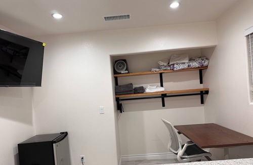 Simi Valley House | Central room in Simi Valley 3 minutes driving from RevolutionChurch