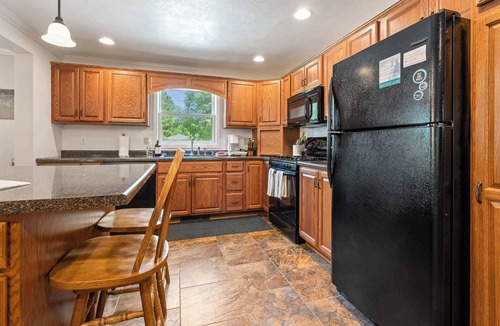 Ephraim Cabin | Centrally located-Home in Ephraim- Sleeps 8