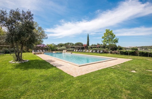 Trequanda Apartment | Chalet "Cigno" with Shared Pool & Wi-Fi