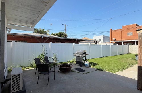 Hawthorne House | Charming 1-bedroom house in Hawthorne with AC