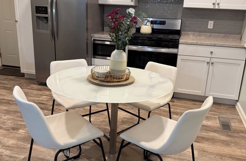 Michigan City House | Charming 2-bedroom house with WiFi, AC in lovely Michigan City