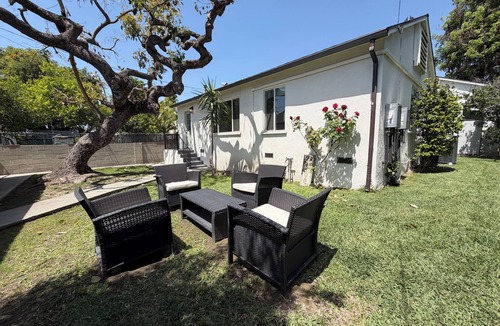Monrovia House | Charming 2BR Monrovia Home Near Shops & Dining