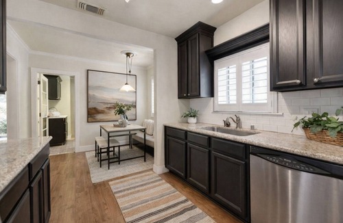 Land Park Cottage | Charming 3-bedroom cottage in lovely Land Park with Backyard