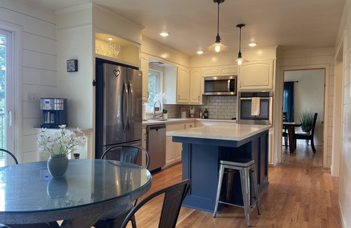 North Auburn House | Charming Auburn - Hike, Bike, Shop or Eat - Its all Nearby