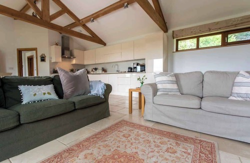 Corsham House | Charming Barn Lodge w/Countryside Views