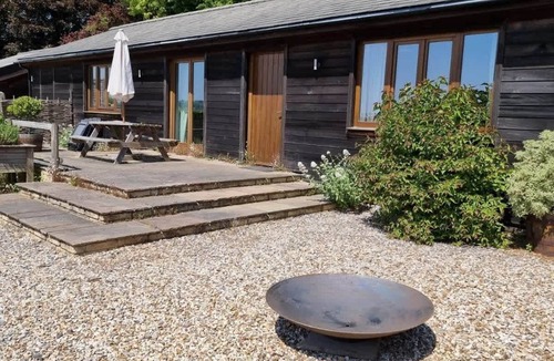 Corsham House | Charming Barn Lodge w/Countryside Views