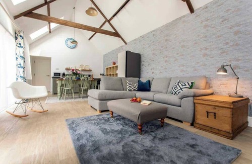 Wick House | Charming Barn Retreat near Cotswolds & Bath