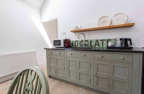 Wick House | Charming Barn Retreat near Cotswolds & Bath