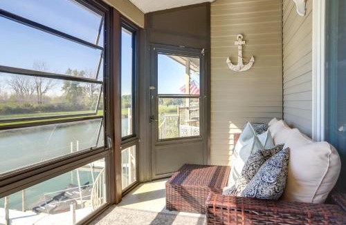 Oak Harbor House | Charming Condo on Lake Erie w/Community Pool