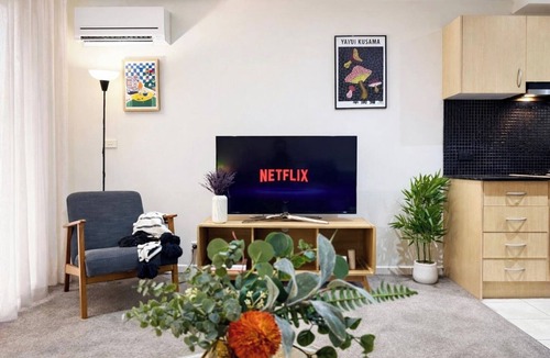 Fitzroy Apartment | Charming Cosy Apartment in the Heart of Fitzroy