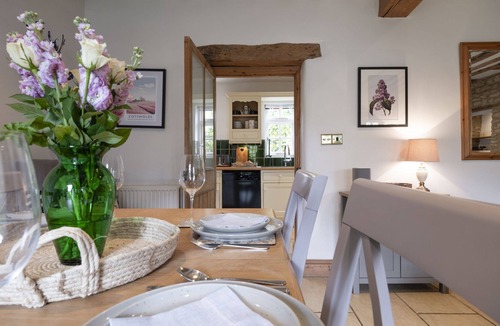 Stow-on-the-Wold Cottage | Charming dog friendly holiday cottage - Lilac Cottage