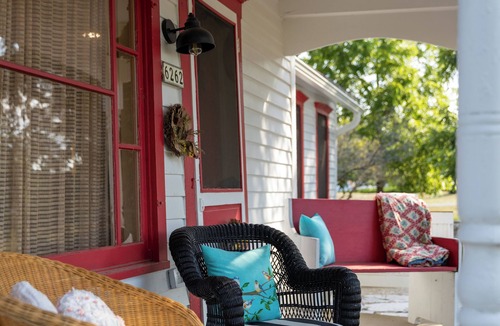 Jacksonport Cottage | Charming Door County cottage steps from Lake Michigan Beach in Jacksonport WI