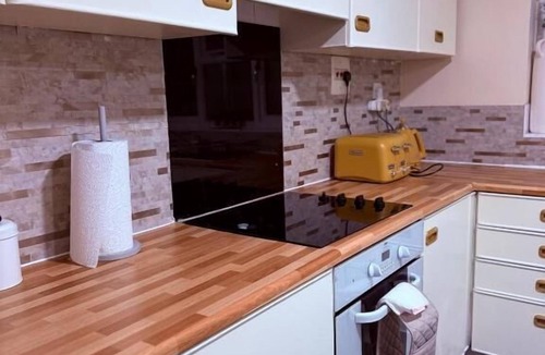 Dudley House | Charming Holiday House in Dudley Comfort and Convenience Await