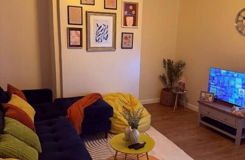 Dudley House | Charming Holiday House in Dudley Comfort and Convenience Await