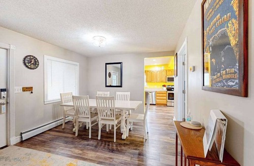 Indian River House | Charming in Town Home w/Backyard Patio, Fire Pit, just steps from Indian River!