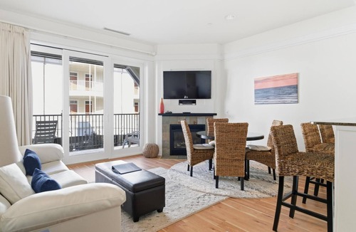 Bay Harbor Condo | Charming Lodge Suite 261 in Bay Harbor with 1 bedroom and village view.