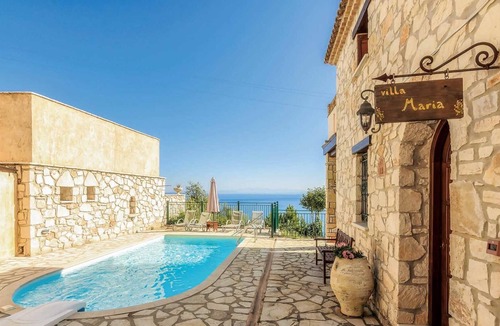 Xirokastello Villa | Charming villa perfect for couples, sea veiws