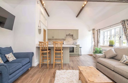 South Littleton House | Charming Warwickshire Studio