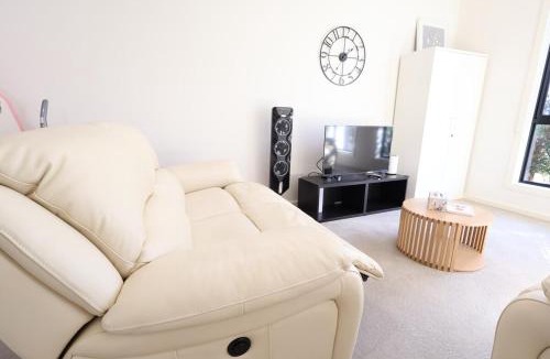 Cheltenham House | Cheltenham Southland Family Retreat Entire 3BR Endless Golfclubs and Beaches