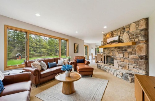Sister Bay House | Cherry Hill- Charming Sister Bay Home, Backyard Oasis, HotTub