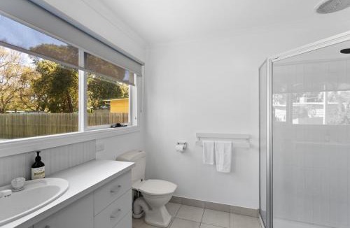 Silverleaves House | Cherry Retro at Silverleaves - Walk to the Beach