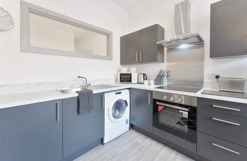 Brierley Hill Apartment | Chic 1-Bed Dudley Pad with Free Parking