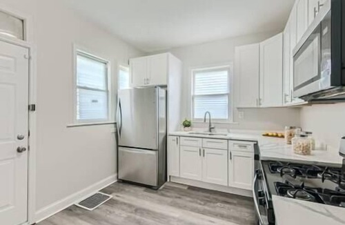 Chatham House | Chicago urban house - 4 Bedroom 2.5 bath