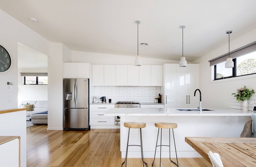 Warrnambool House | City Views on Williams. Luxurious Townhouse with free Wifi & Netflix