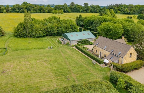 Lower Oddington Cottage | Claytons Hideaway - Countryside, Romantic 1 bed Cottage, Near Stow-on-the-Wold.