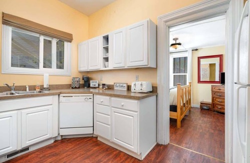 Michigan City Apartment | Close to the beach, 2 Bedroom, Pet Friendly