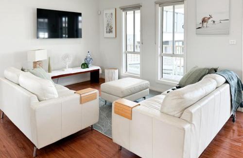Kilcunda House | Coastal Sanctuary, Spa, EV friendly, Pet Firendly with Fireplace, wood provided Just 50m to Kilcunda Beach and 100m to the Ocean View Hotel The Sticks and Copper Door Kitchen Accessibility Friendly