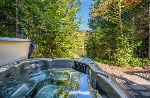 St-Adolphe-d'Howard Cabin | Cocoon des montagnes - Spa privé et bord de l`eau