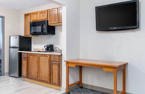 Auburn Hills Hotel | Comfort Suites Auburn Hills-Detroit