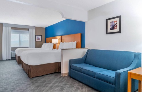 Auburn Hills Hotel | Comfort Suites Auburn Hills-Detroit