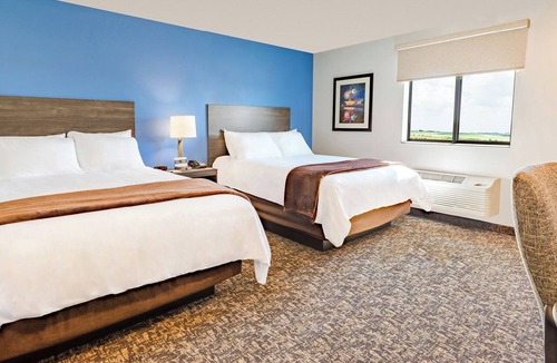 Redding Hotel | Comfortable Redding Stay Close to Parks, Trails & Local Attractions