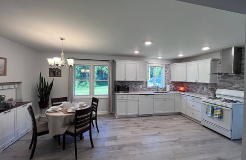 Wheeler House | Comfy 3 bedroom, family ranch neighboring the Indiana Dunes