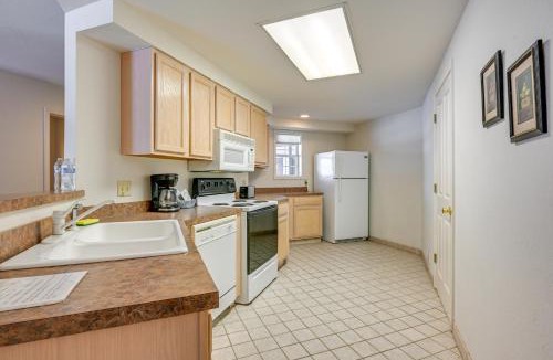 Pigeon House | Community Pool & Hot Tub: Pigeon Condo Near Beach