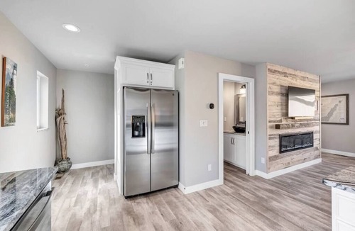 Sister Bay Condo | CONDO 4-Luxury Loft Retreat in Downtown Sister Bay.