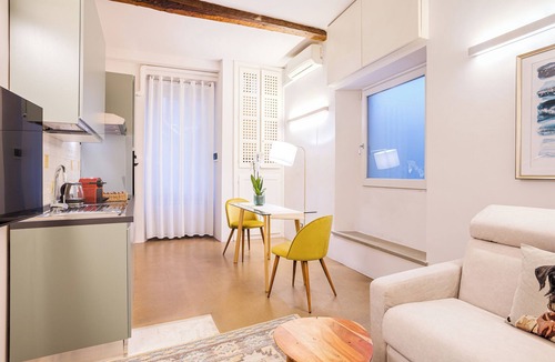 San Giovanni Apartment | Condotta 16 Apartments