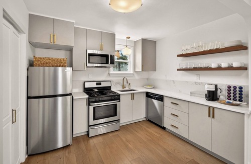Westland House | Contemporary Cottage West 3BD Detroit DTW A2