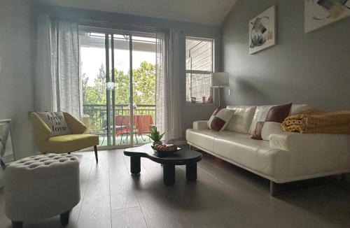 Duveneck - St. Francis Apartment | Contemporary one big bedroom in the Palo Alto area, close to Stanford, CA, a nice & relaxing place