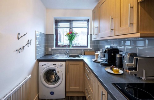 Rowley Regis House | Contractors | Family home 𝙁𝙍𝙀𝙀 Netflix,𝙁𝙖𝙨𝙩 WiFi, near Dudley/Birmingham