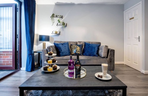 Rowley Regis House | Contractors | Family home 𝙁𝙍𝙀𝙀 Netflix,𝙁𝙖𝙨𝙩 WiFi, near Dudley/Birmingham