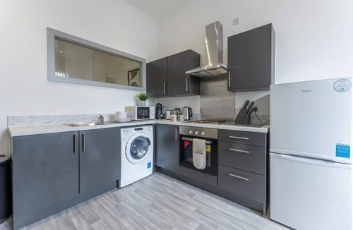 Brierley Hill Apartment | Convenient Budget 1 Bedroom Apartment in Dudley