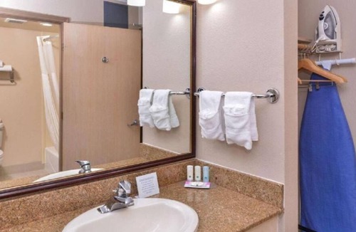 South San Francisco House | Convenient Stay! 3 Convenient Units, Free Breakfast, Near Shops at Tanforan